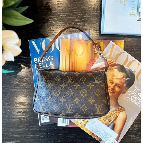 LOUIS VUITTON Pochette Accessoires Brown LV Logo Monogram Canvas Shoulder Bag - Picture 4 of 12